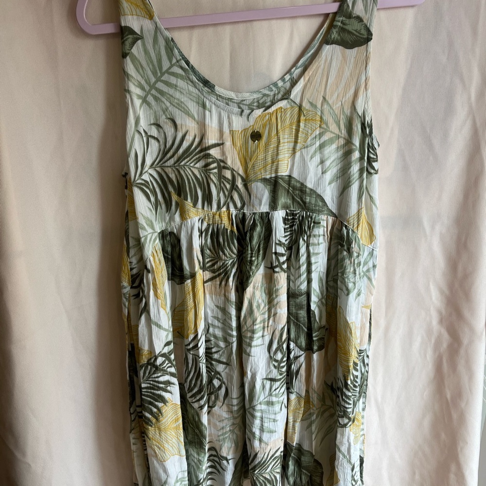 Rip Curl Leaf Pattern Dress in Green and Yellow  pit 18 inches length 33 inches